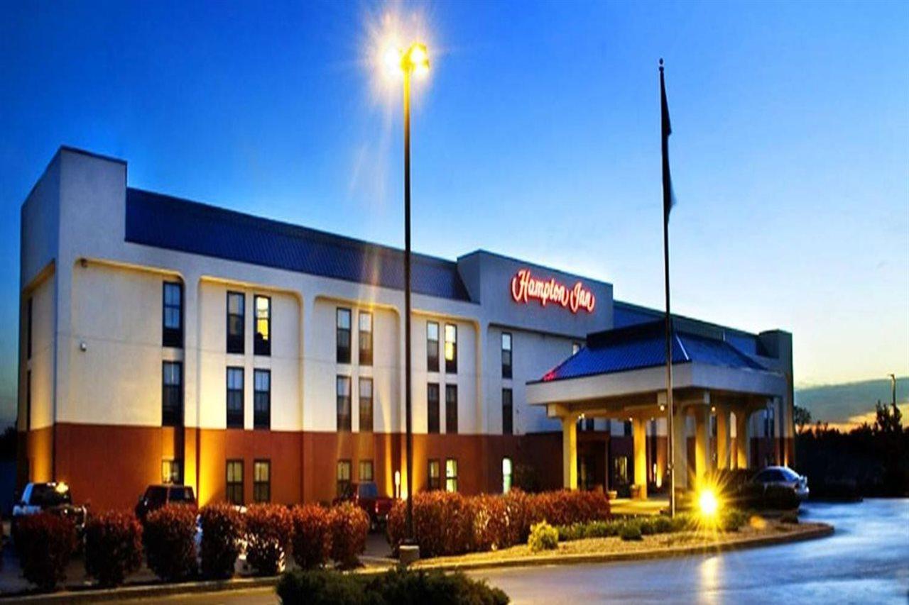Hampton Inn Princeton Bagian luar foto