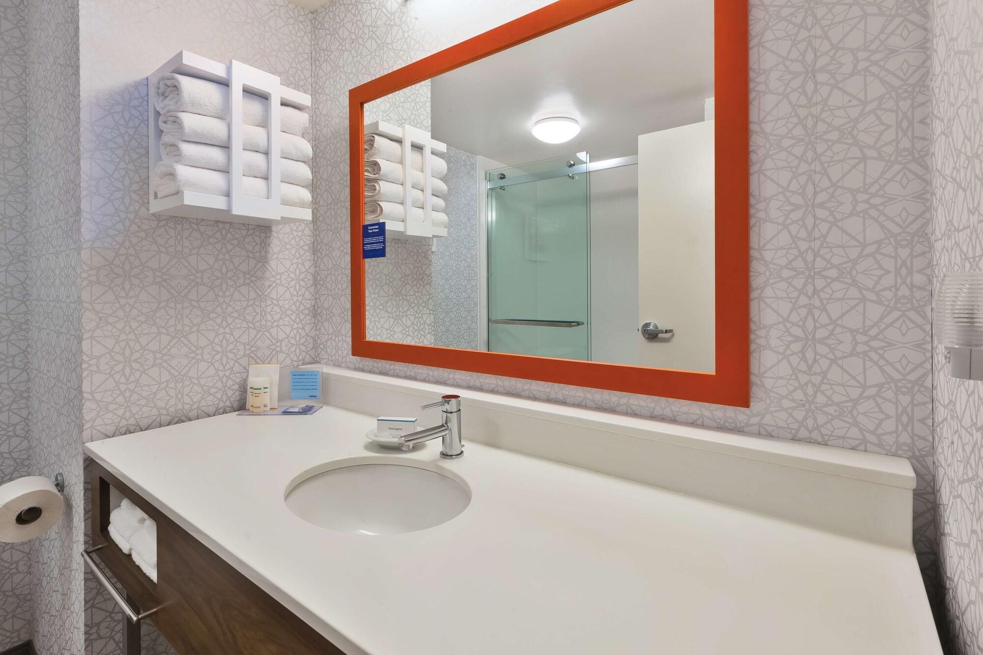 Hampton Inn Princeton Bagian luar foto