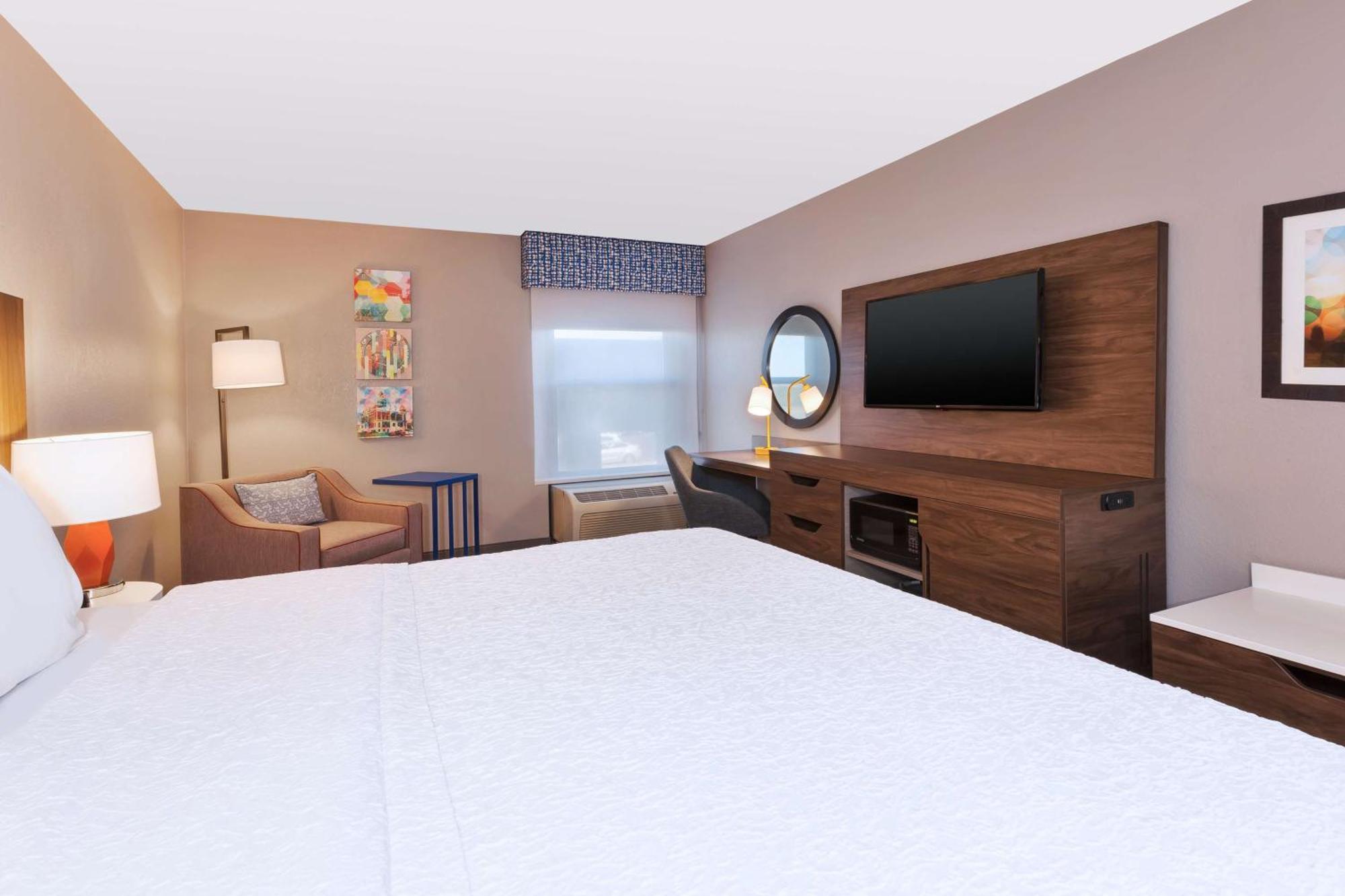 Hampton Inn Princeton Bagian luar foto