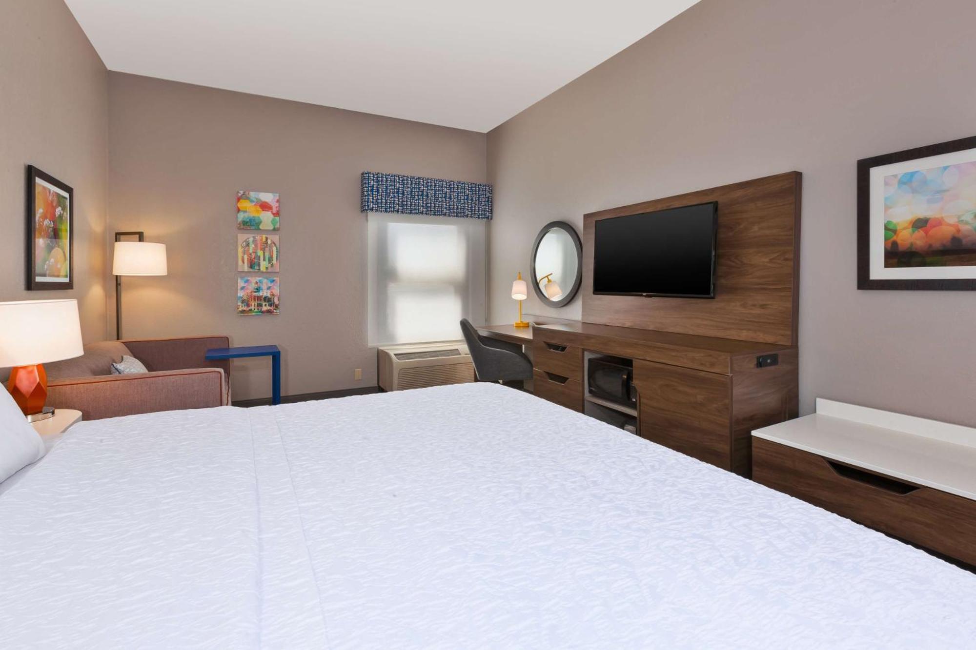 Hampton Inn Princeton Bagian luar foto