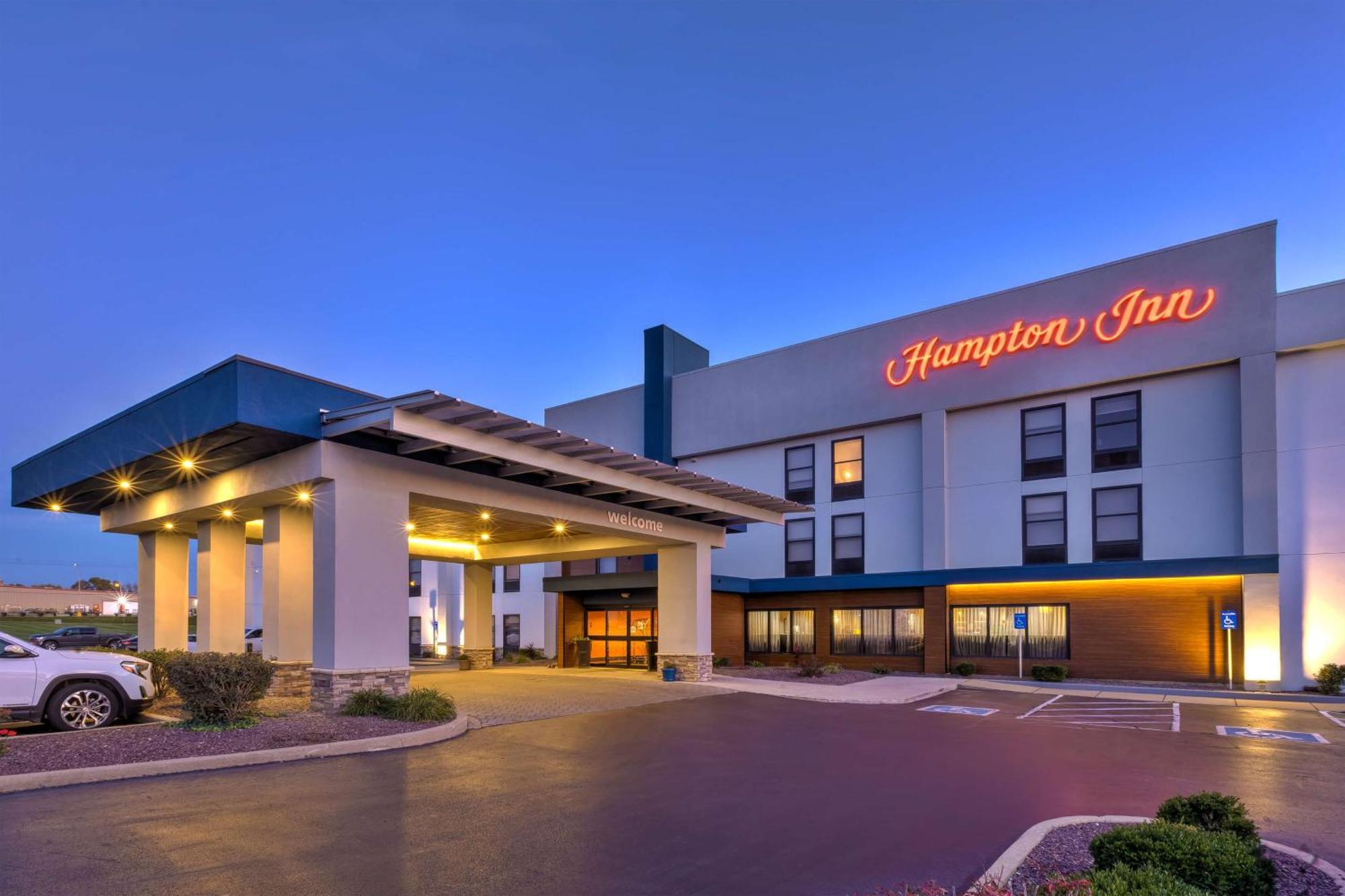Hampton Inn Princeton Bagian luar foto
