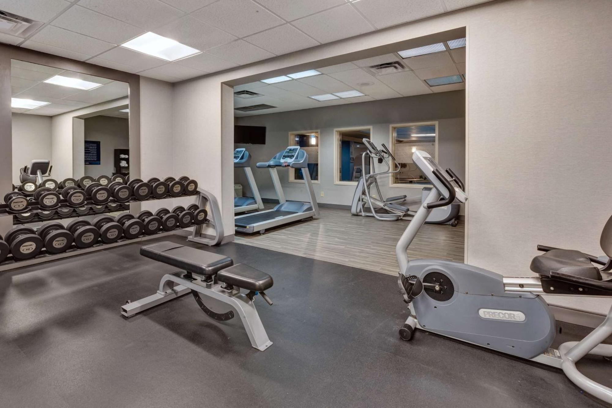 Hampton Inn Princeton Bagian luar foto