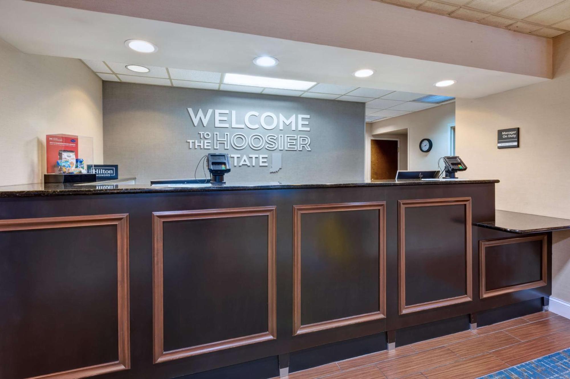 Hampton Inn Princeton Bagian luar foto