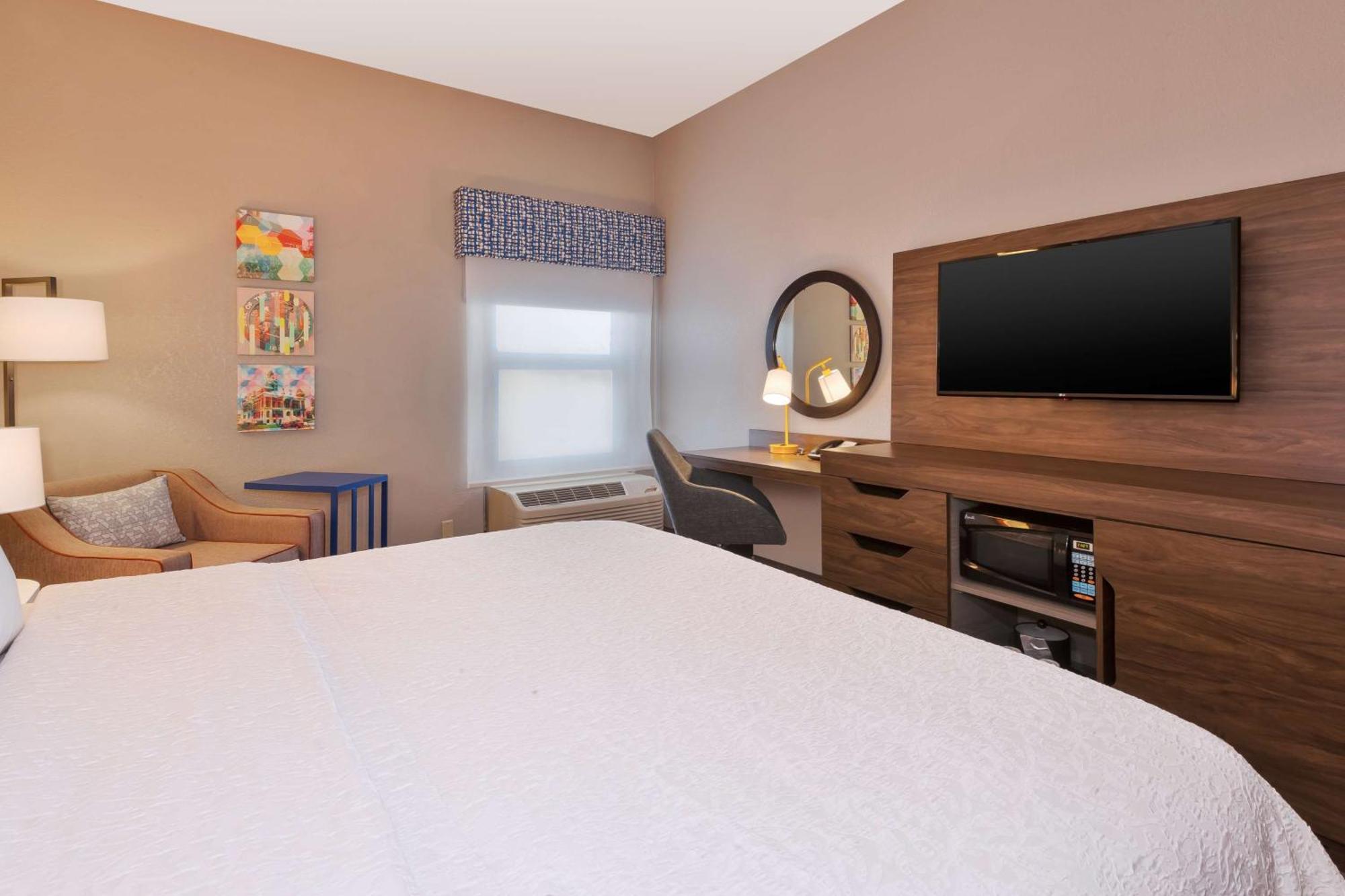 Hampton Inn Princeton Bagian luar foto