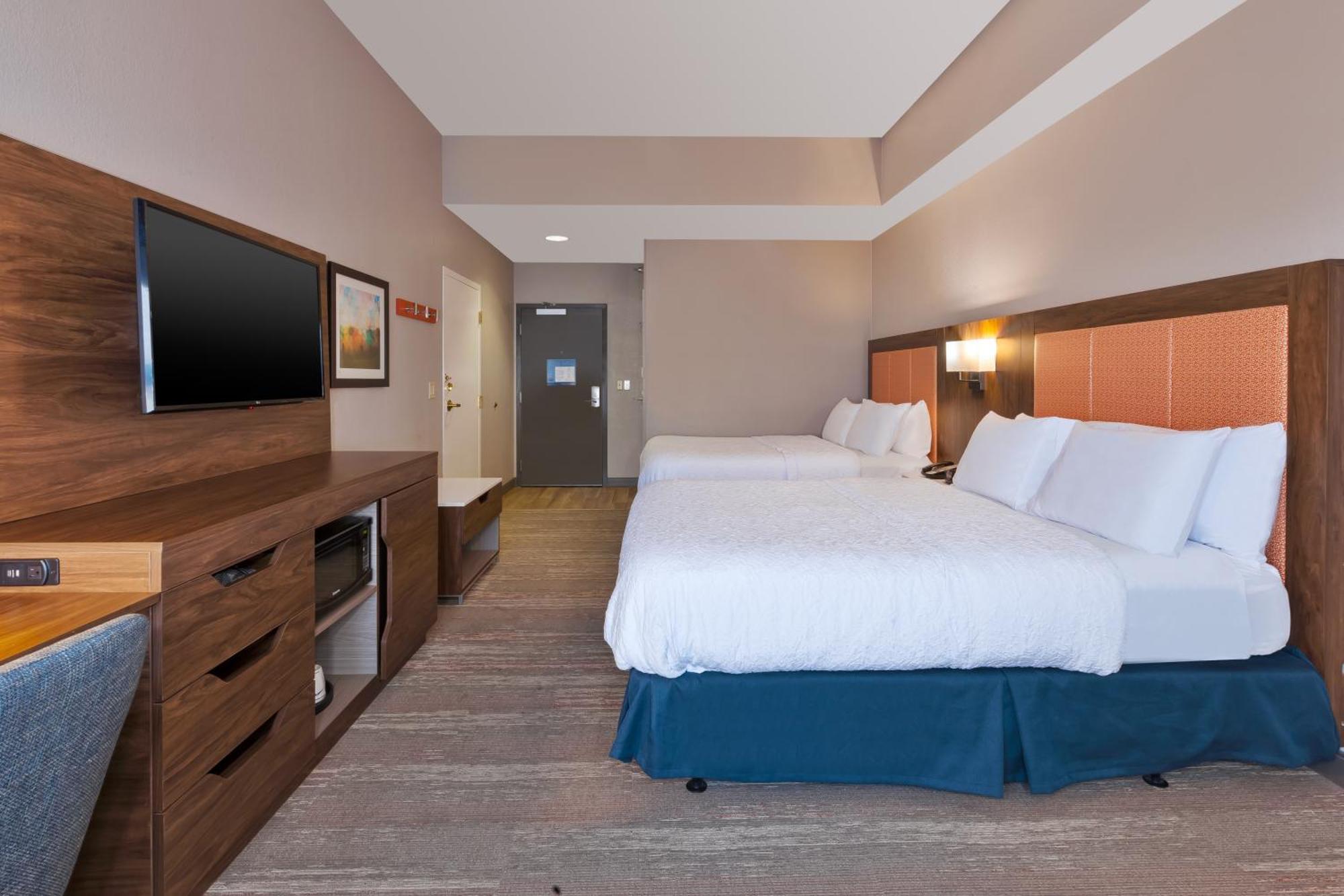 Hampton Inn Princeton Bagian luar foto
