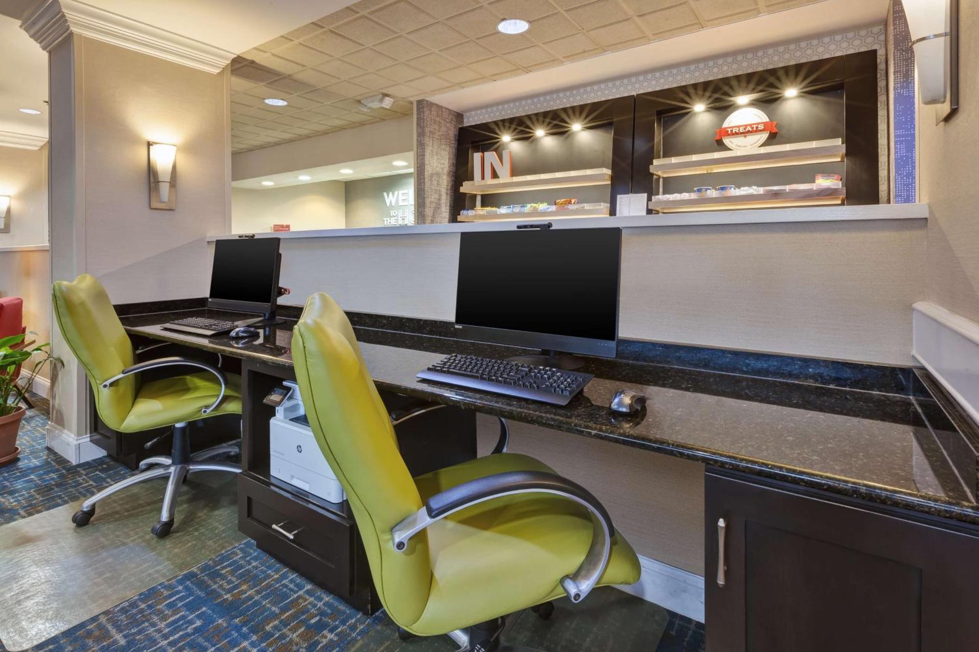 Hampton Inn Princeton Bagian luar foto
